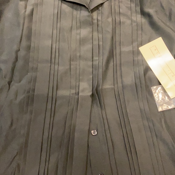 Laura and Jane Black Pleated Blouse sz. 16 NWT - Picture 2 of 3
